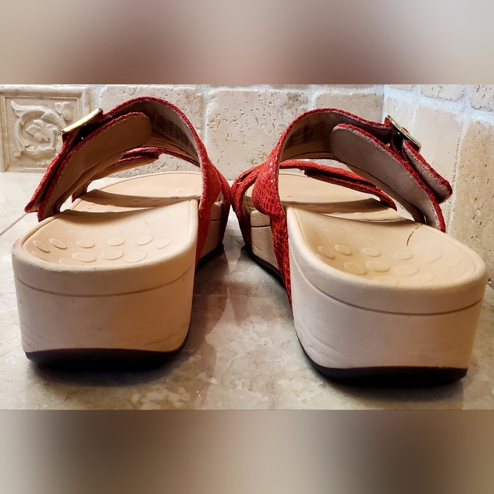 Vionic Red Rio Pacific Comfortable Strappy Sz 8 Wedge 2" Heeled Sandals - Picture 8 of 11